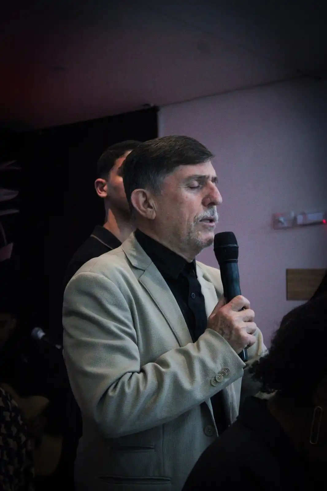 pastor orando