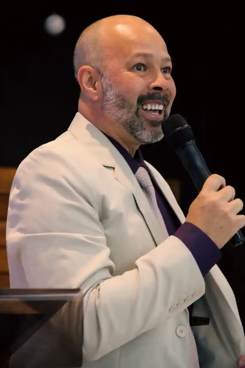 pastor pregando